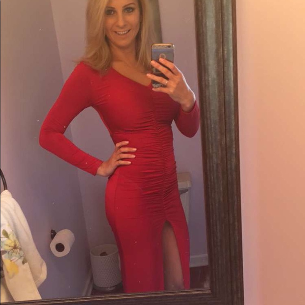 Red bodycon dress